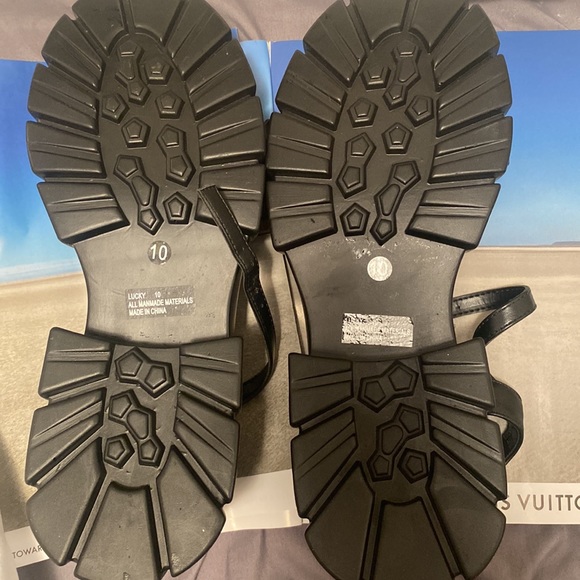 Miss Lola KIANI - Black
PLATFORM SANDALS - Picture 3 of 5